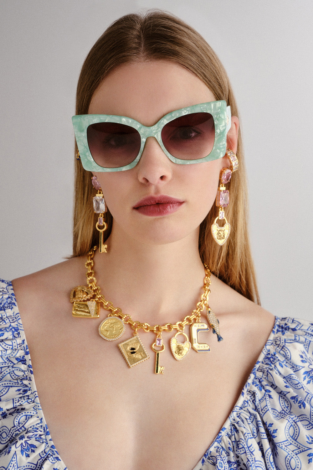 The CAMILLA WHERE'S MY VALET SUNGLASSES MINT MARBLE / SOLID IVORY GOLD