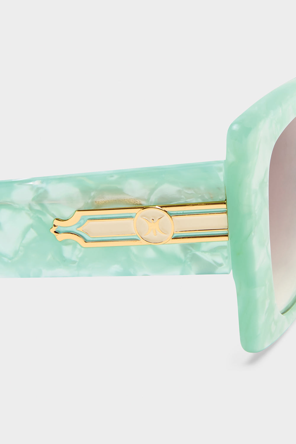 The CAMILLA WHERE'S MY VALET SUNGLASSES MINT MARBLE / SOLID IVORY GOLD