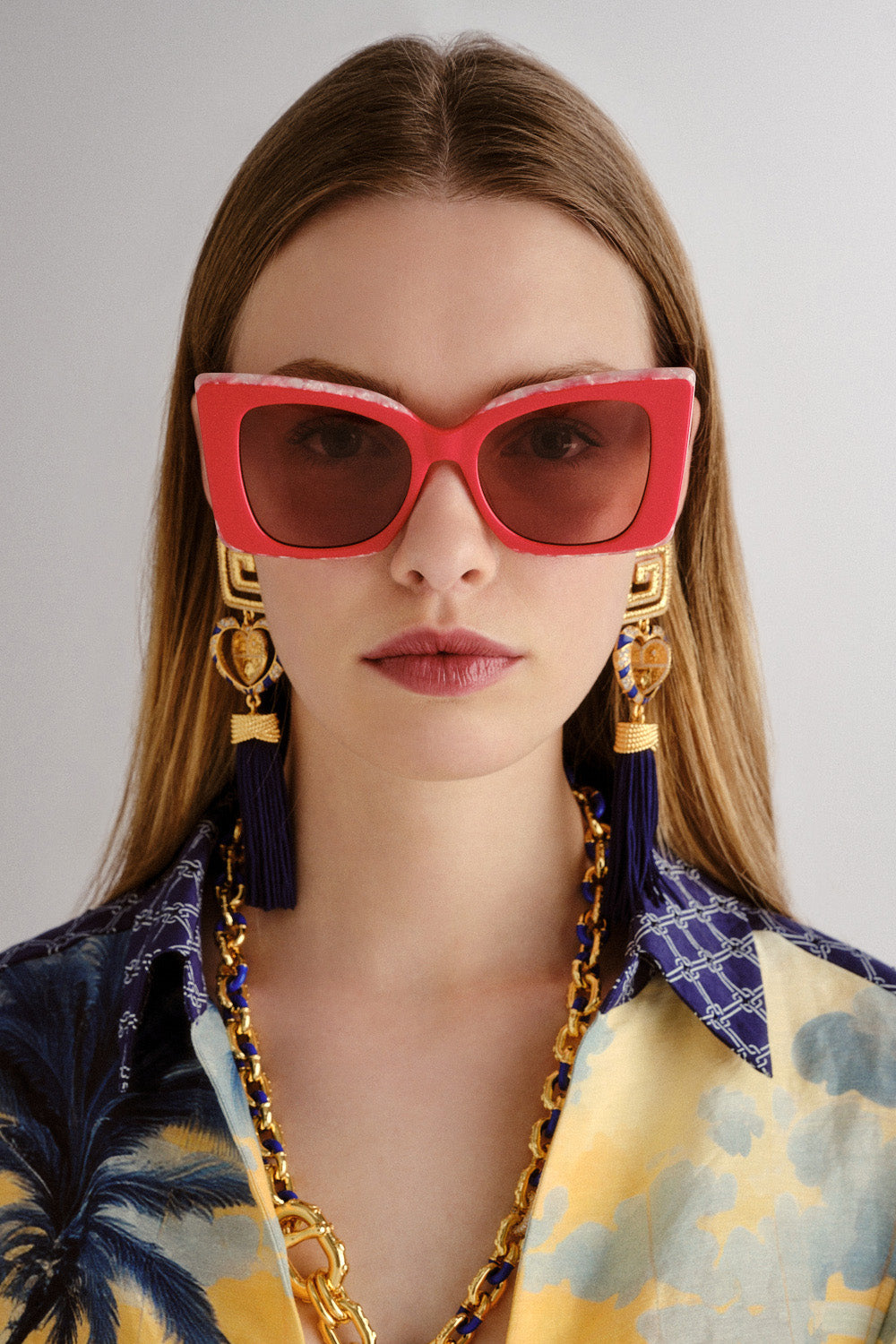 The CAMILLA WHERE'S MY VALET SUNGLASSES SOLID POPPY / IVORY MARBLE GOLD