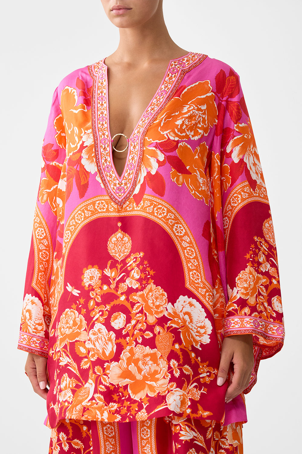 The CAMILLA DEEP V NECK HARDWARE SHORT KAFTAN TILES OF TÜRKIYE