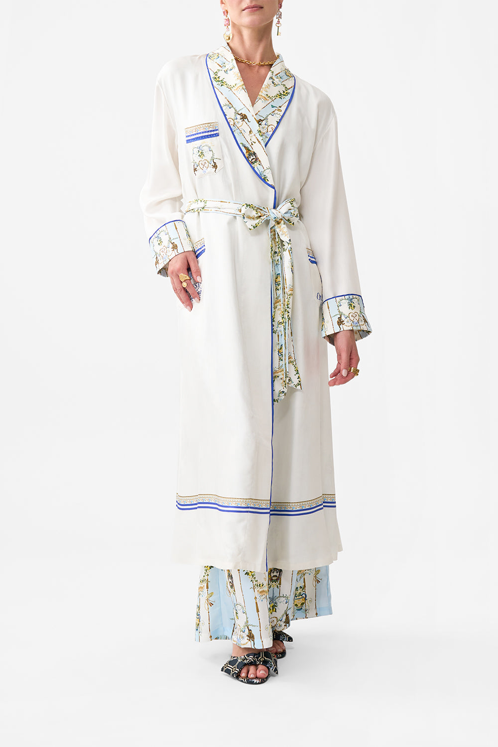 The CAMILLA LONG ROBE WITH TIE VENUS ON A VESPA