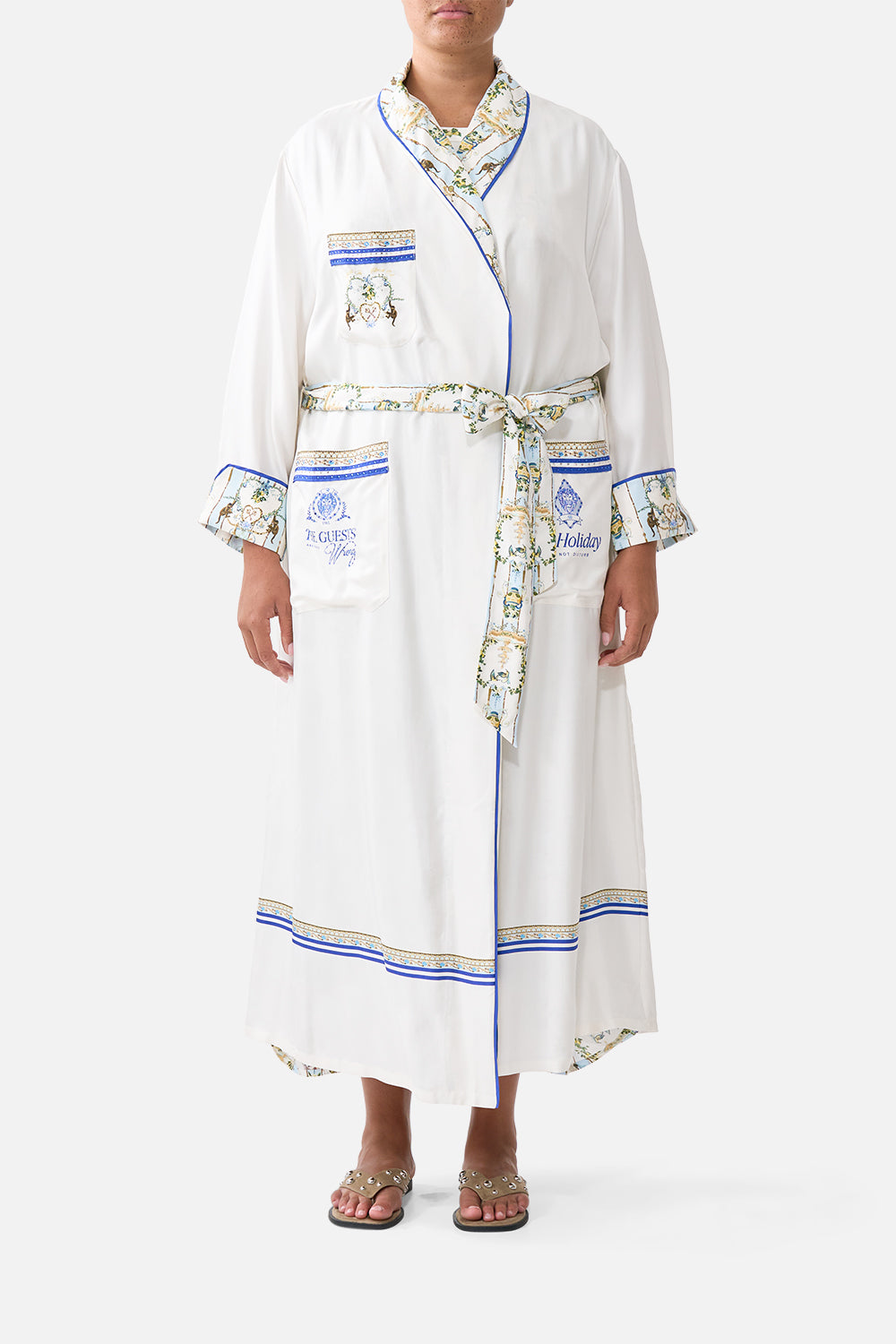 The CAMILLA LONG ROBE WITH TIE VENUS ON A VESPA