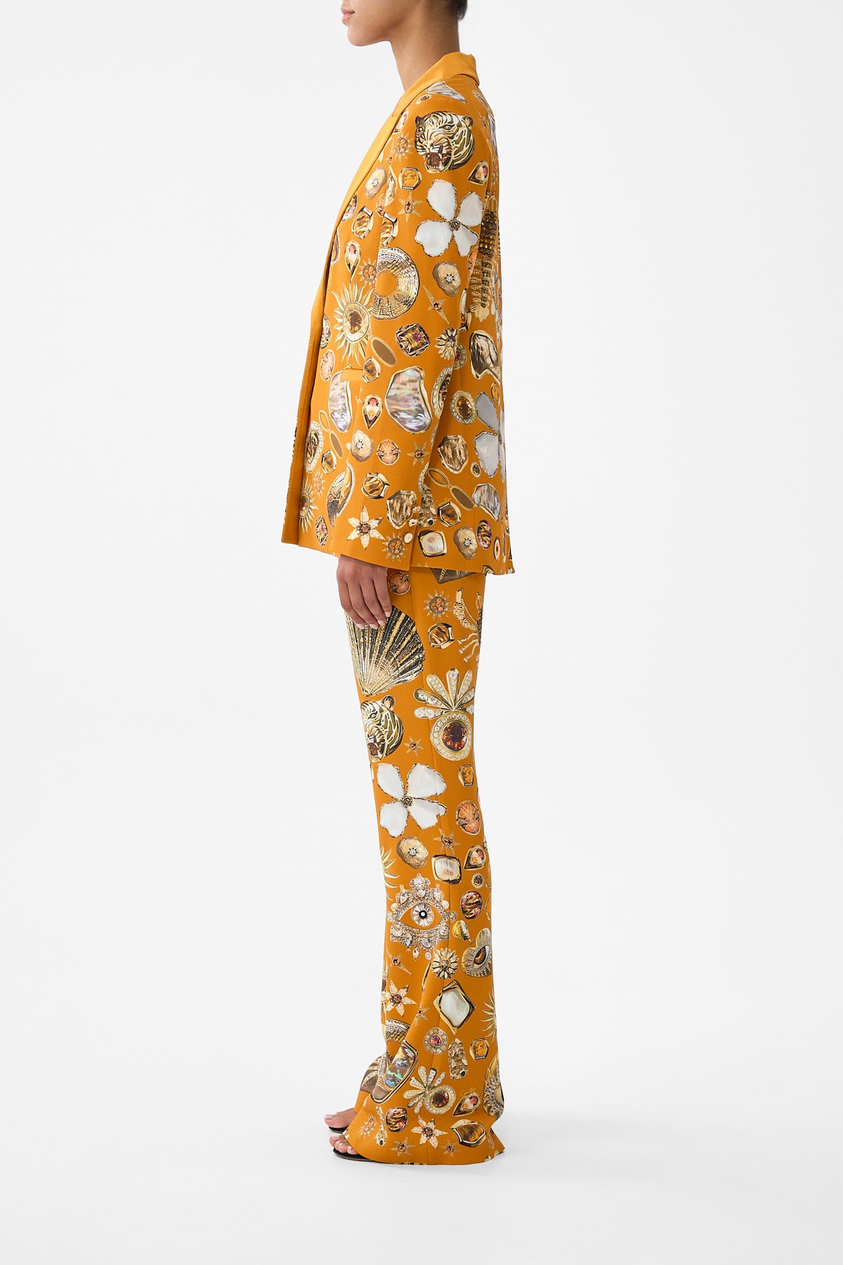 The CAMILLA SINGLE BREASTED PEAK COLLAR BLAZER TALISMANS OF TURKIYE