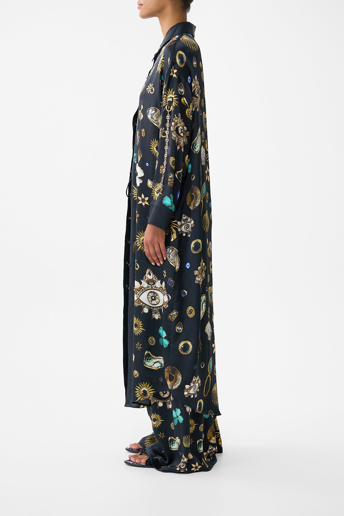 SHIRT DRESS WITH BACK BUTTON DETAIL AMULETS AND ALCHEMY