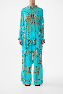 BUTTON UP TOP WITH DRAPED BACK TOTEMS AND TREASURES