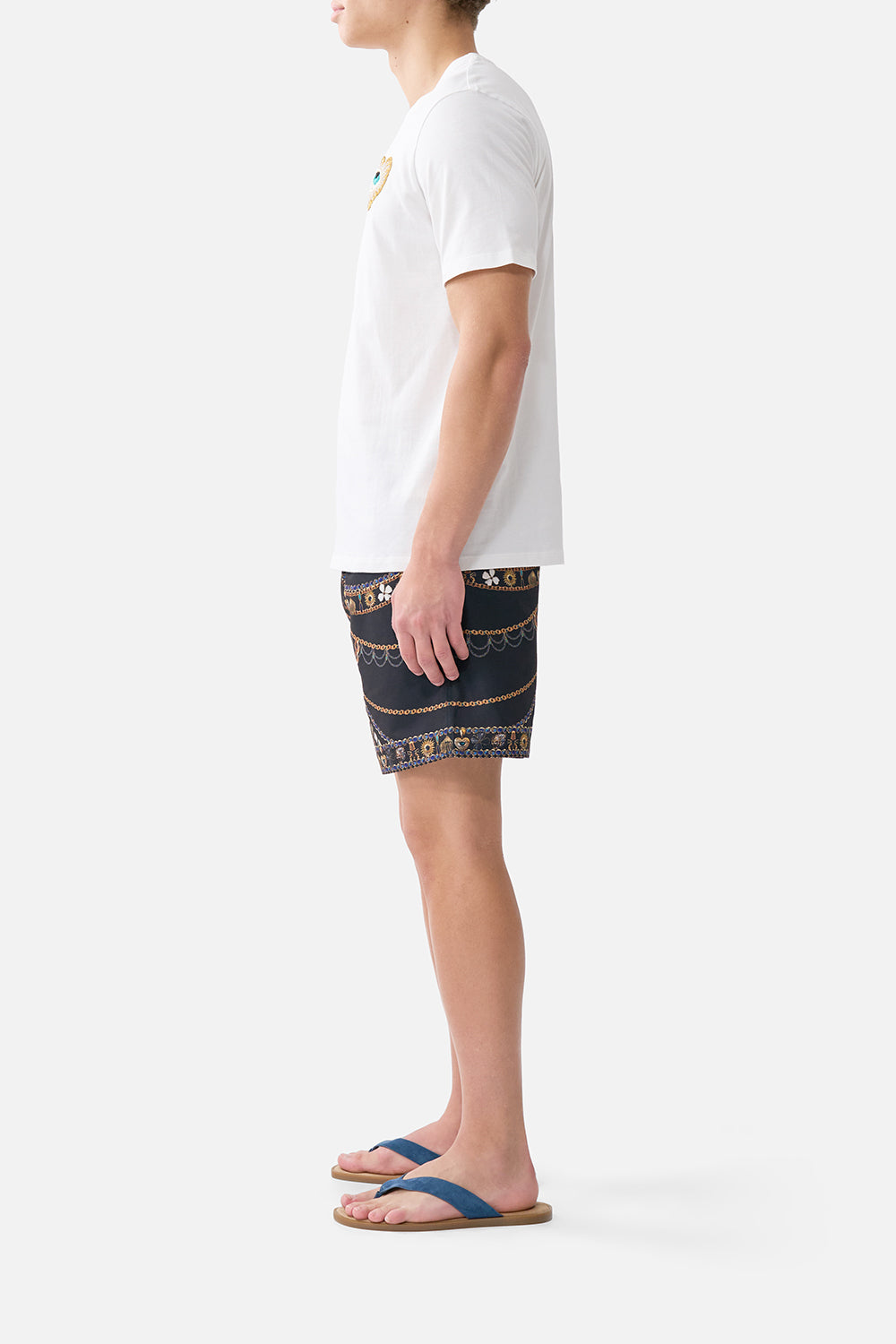 RELAXED HEAVYWEIGHT CREW NECK TEE AMULETS AND ALCHEMY