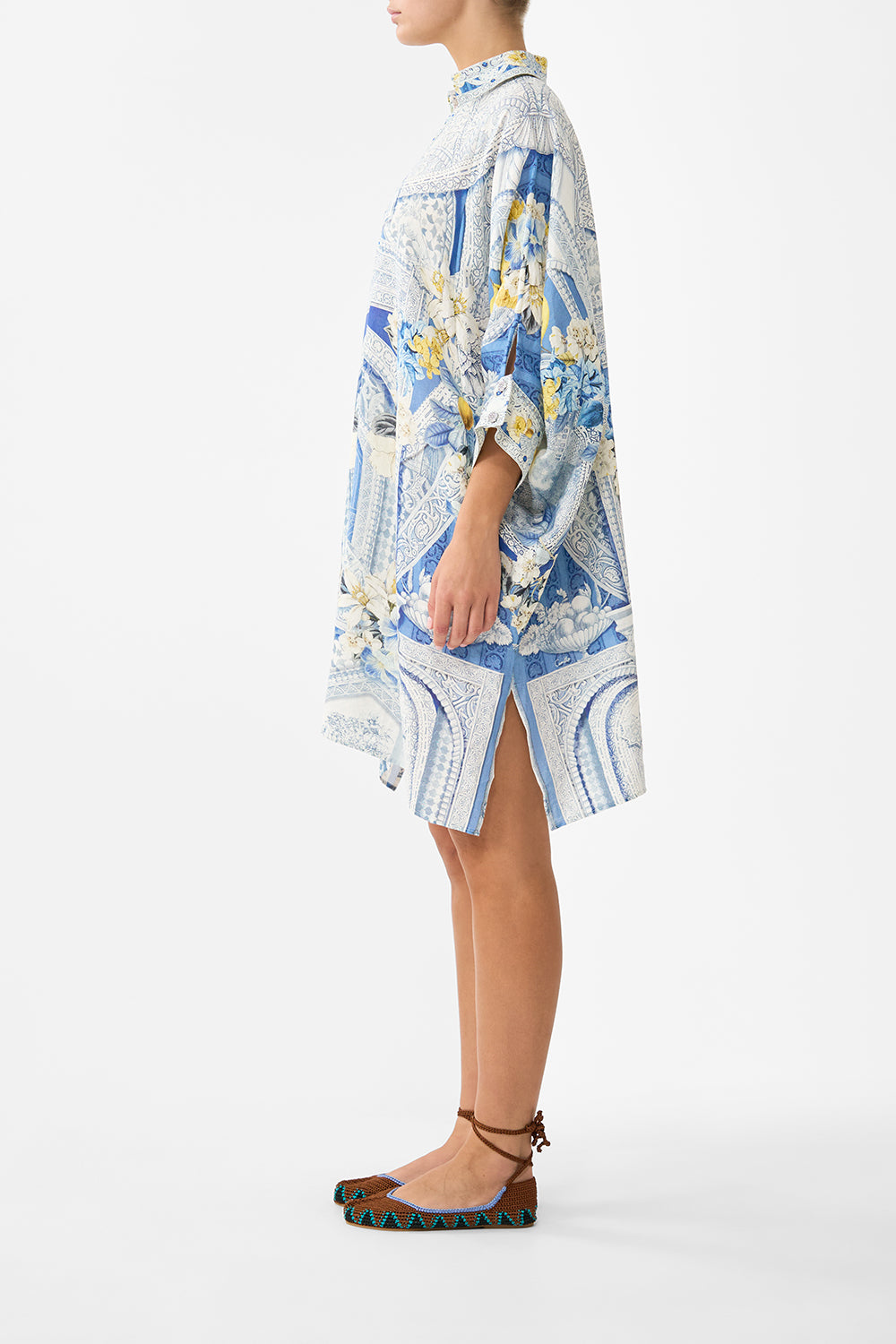 The CAMILLA WIDE BODY COLLARED KAFTAN DE NADA GRANADA