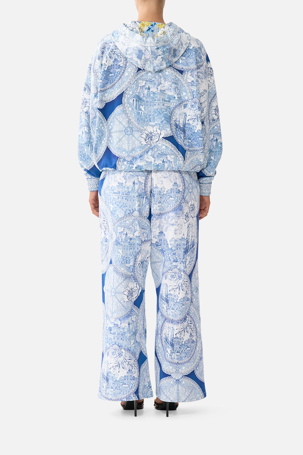 CONTRAST BAND HOODIE WITH SIDE POCKETS DE NADA GRANADA