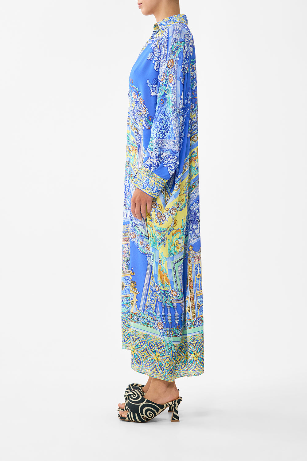 WING COLLAR KAFTAN BENEATH THE ANDALUSIAN SUN