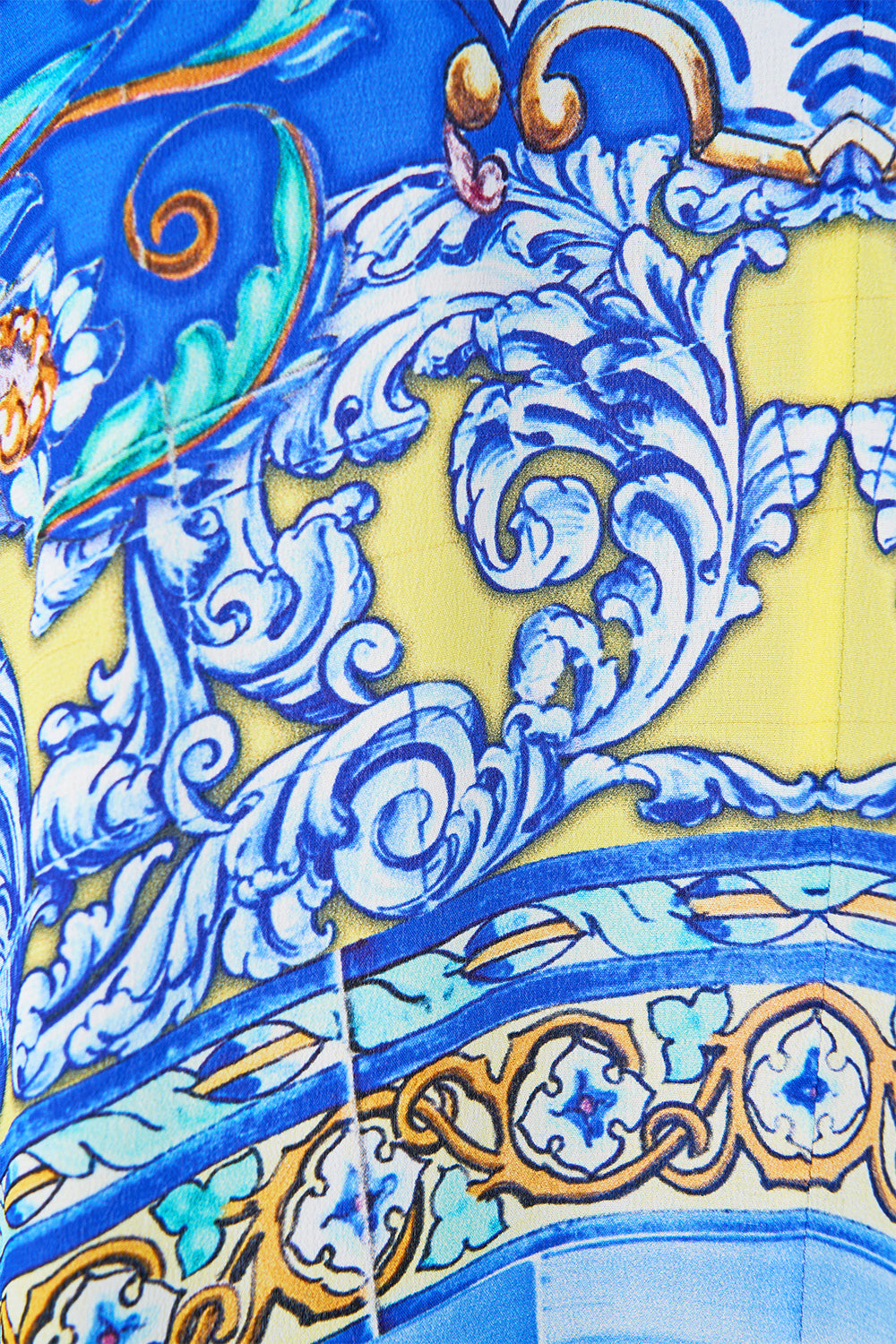 WING COLLAR KAFTAN BENEATH THE ANDALUSIAN SUN