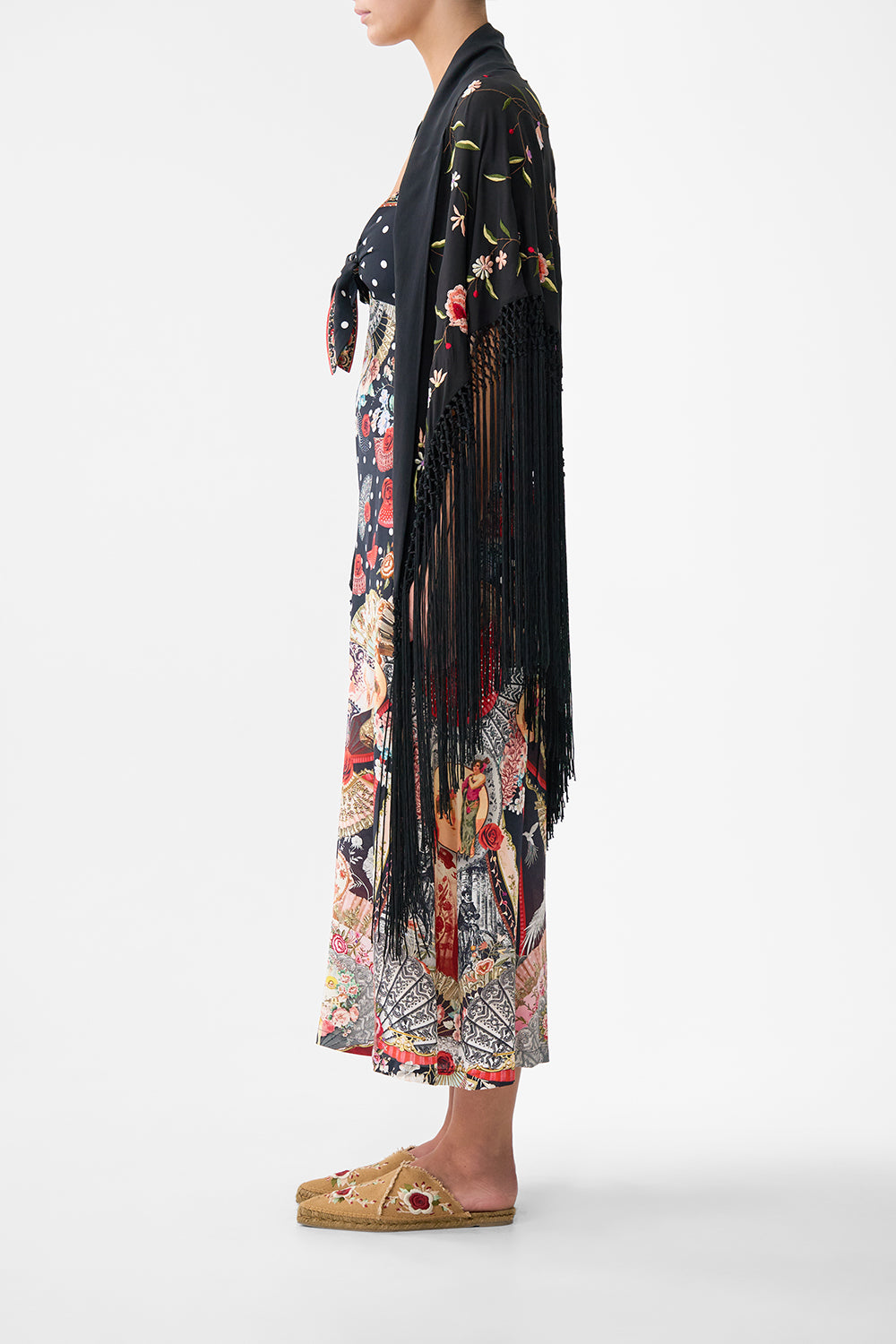 MACRAME SHAWL DAUGHTERS OF DUENDE