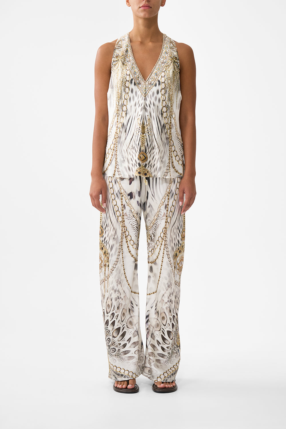 The CAMILLA V-NECK TOP WITH KNOT BACK LADY LIONHEARTLADY LIONHEART