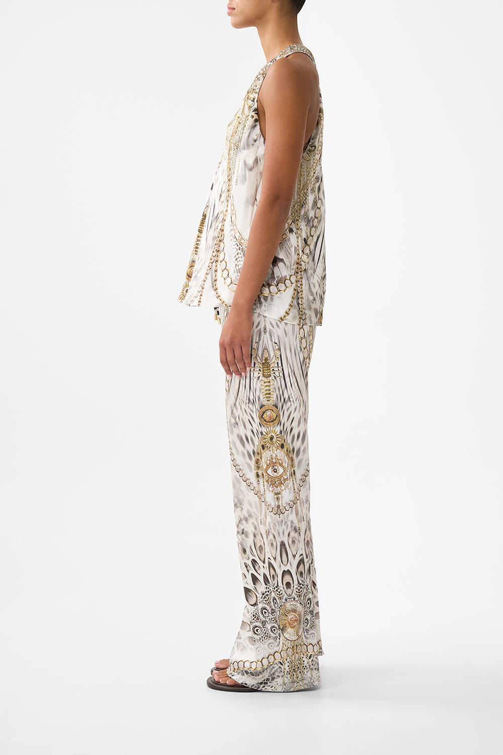 The CAMILLA V-NECK TOP WITH KNOT BACK LADY LIONHEART