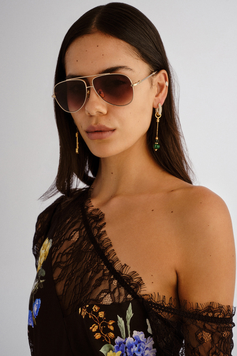 THE VOYAGE SUNGLASSES GOLD / NUDE