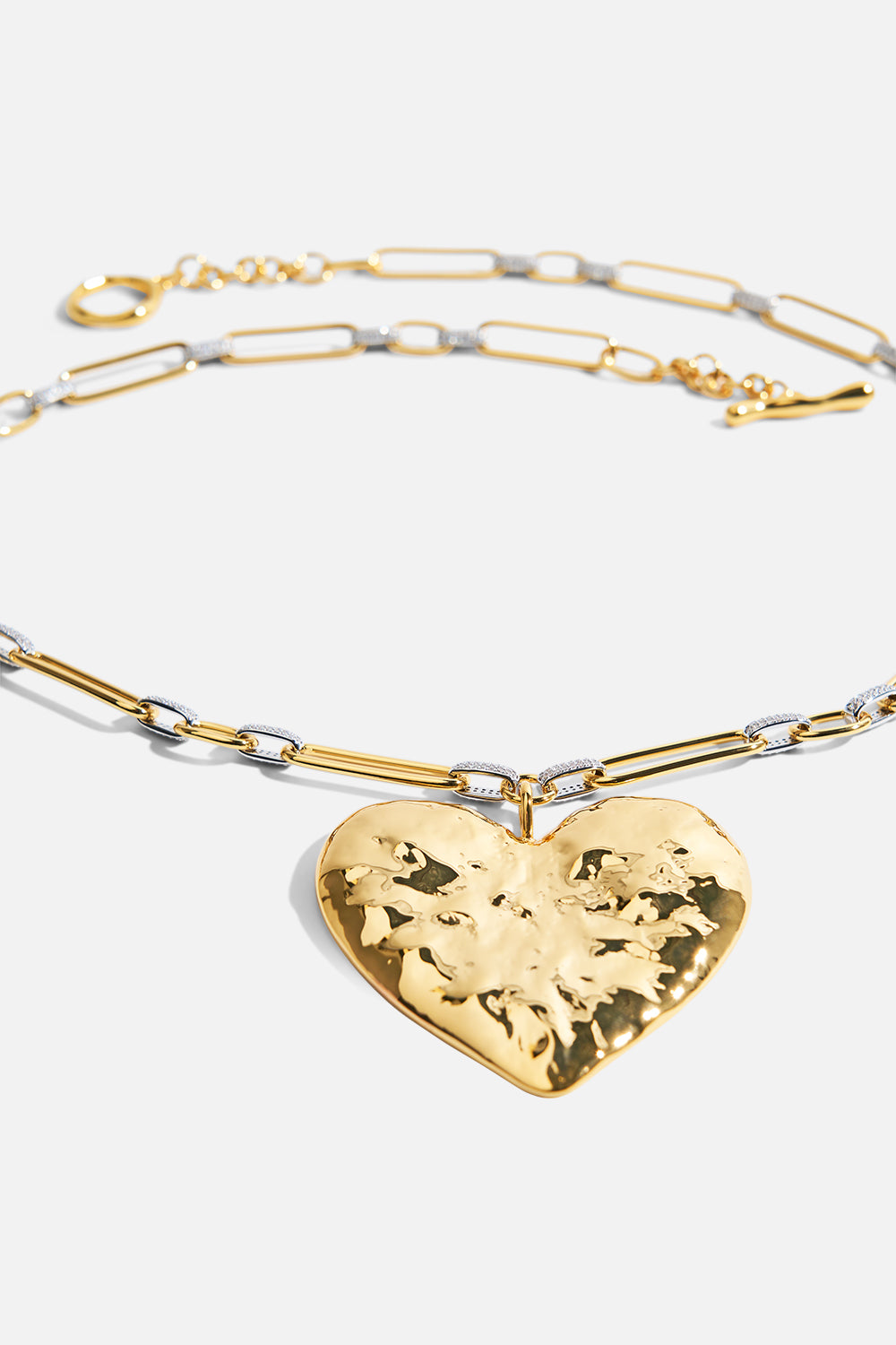 The CAMILLA THE HEART STRING QUINTET PENDANT NECKLACE GOLD