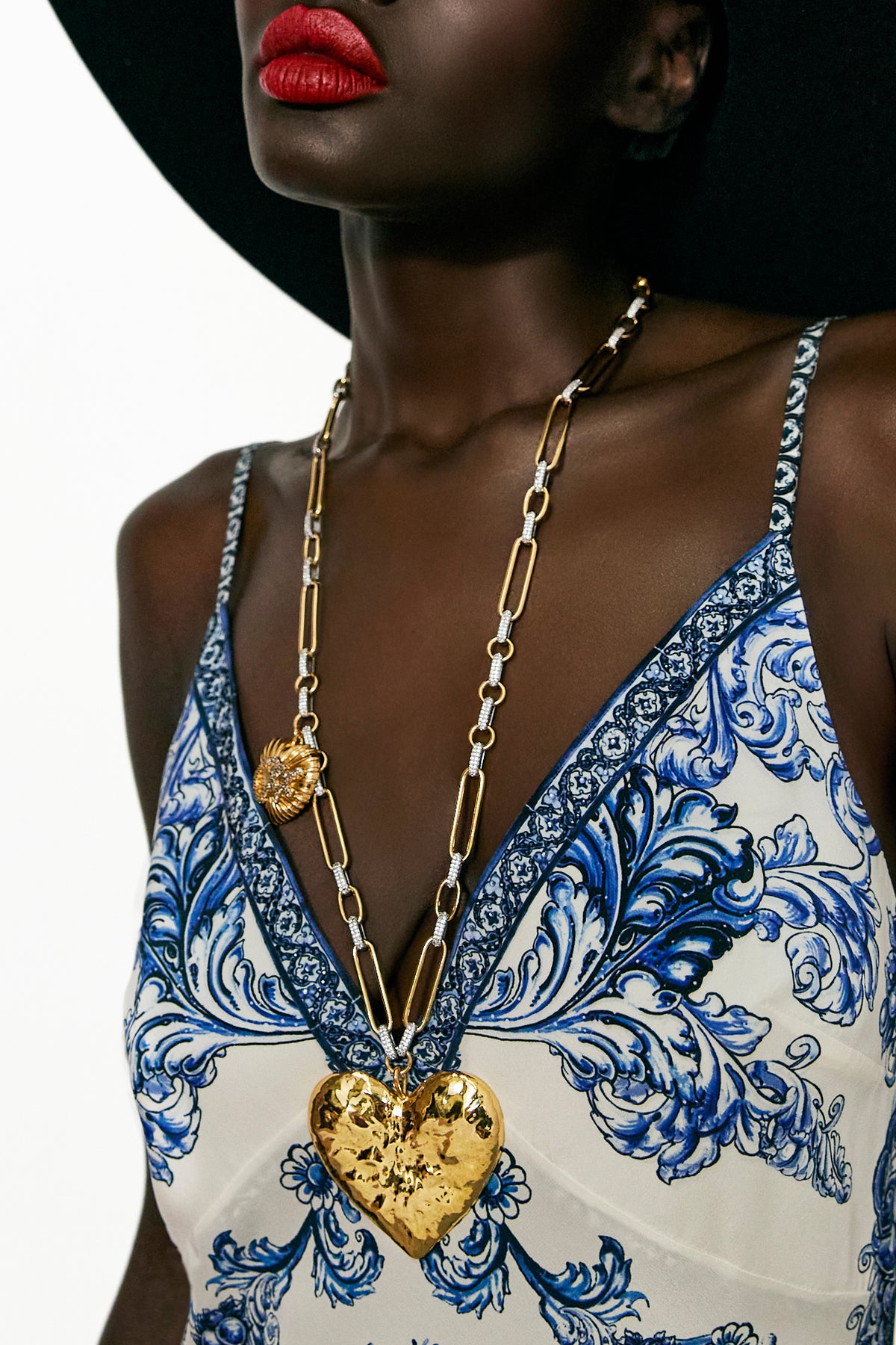 The CAMILLA THE HEART STRING QUINTET PENDANT NECKLACE GOLD