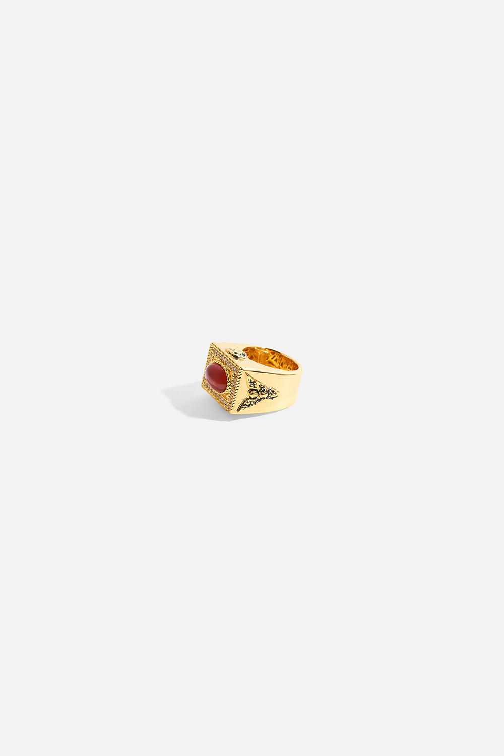 A SPANISH STATEMENT GEMSTONE RING GOLD