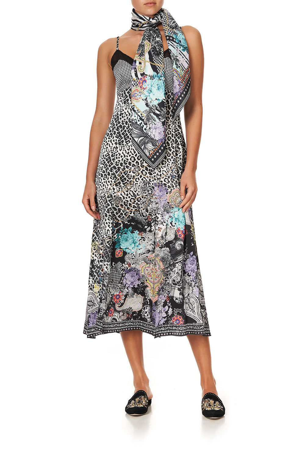 LARGE SQUARE SCARF THINK KINKS