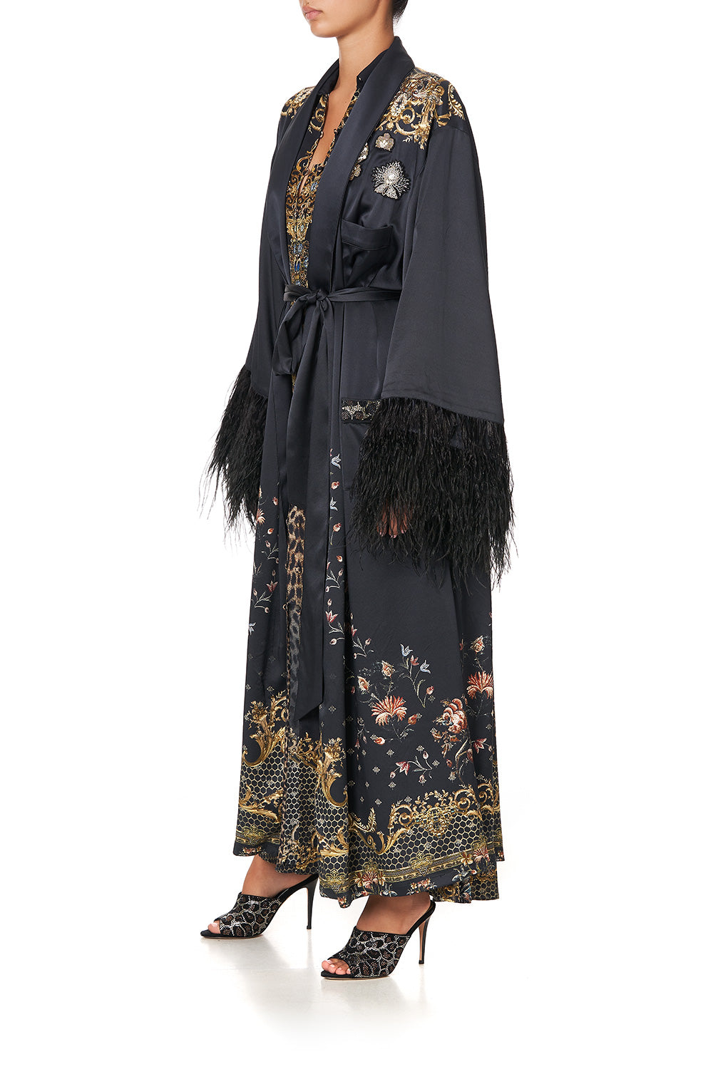 LONG ROBE WITH FLARED SLEEVE ABINGDON PALACE