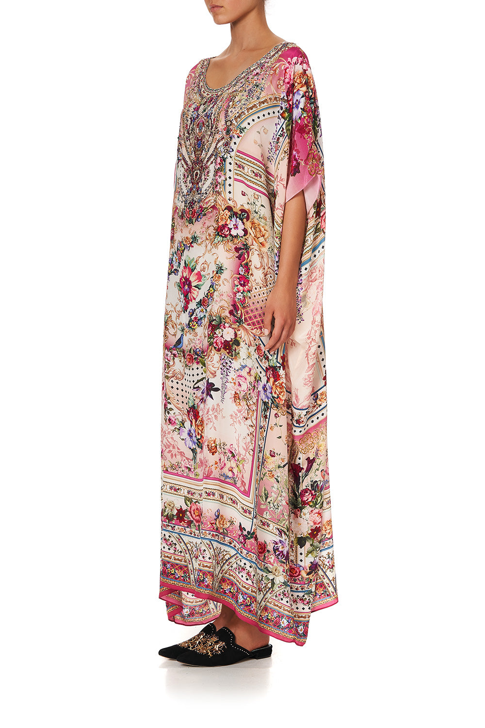 ROUND NECK KAFTAN SUMMONED BY A ROSE