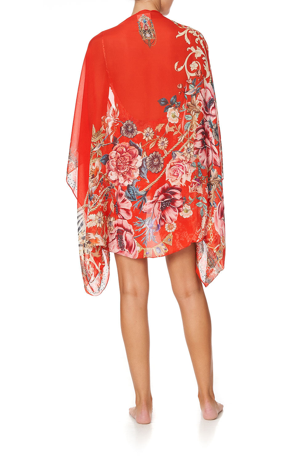 SILK SHRUG AND THE QUEEN WORE RED