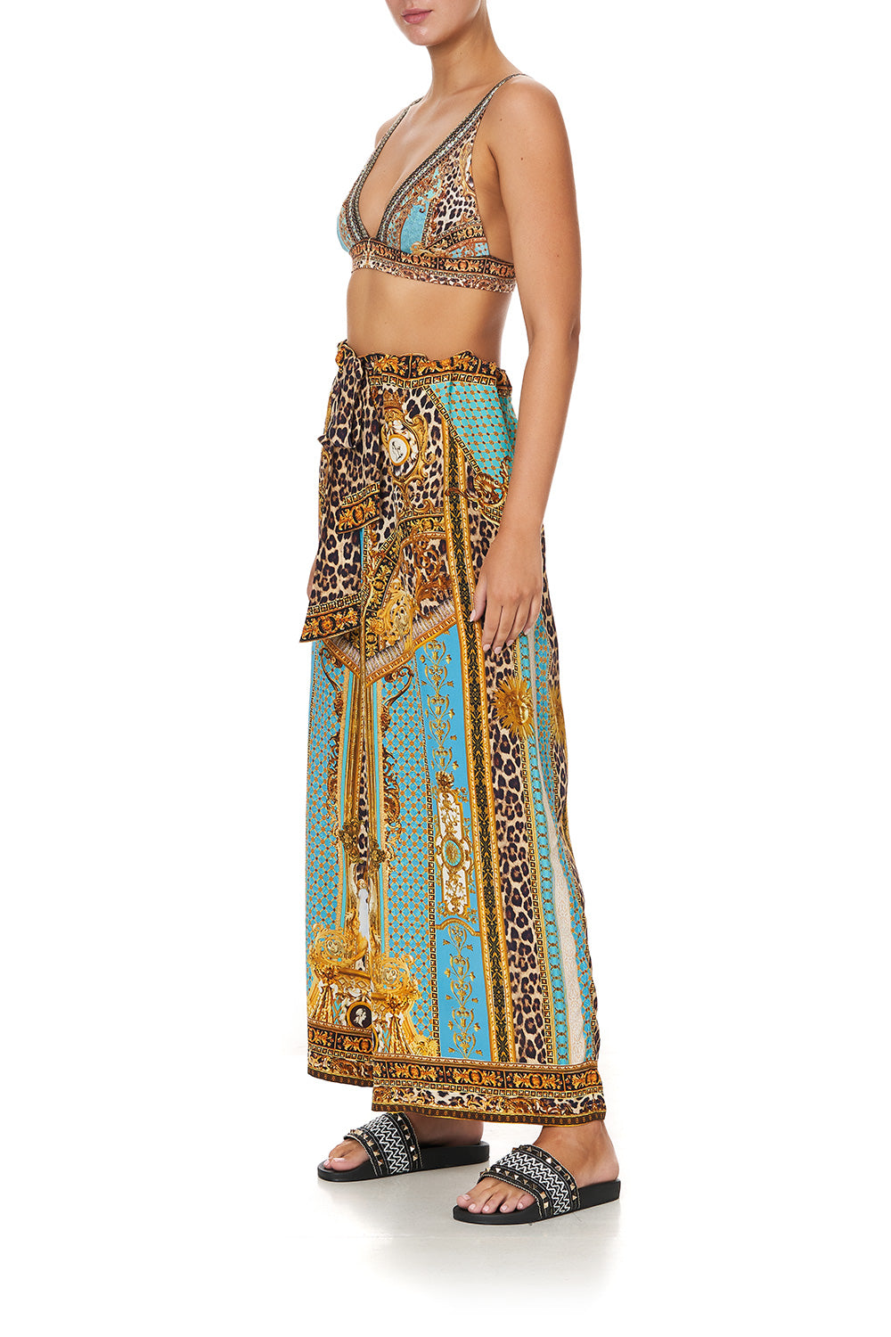 SOFT C/D BRA WITH BACK CLIP DRIPPING IN DECADENCE