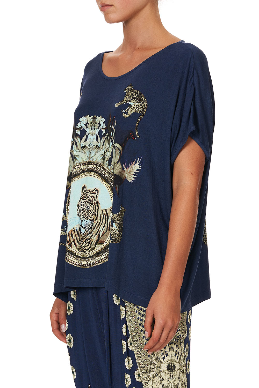 LOOSE FIT ROUND NECK TEE A LITTLE PAST TWILIGHT