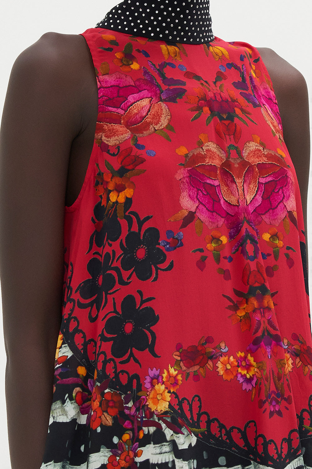 HIGH NECK TOP WITH BACK NECK TIE VIEW FROM THE VEIL