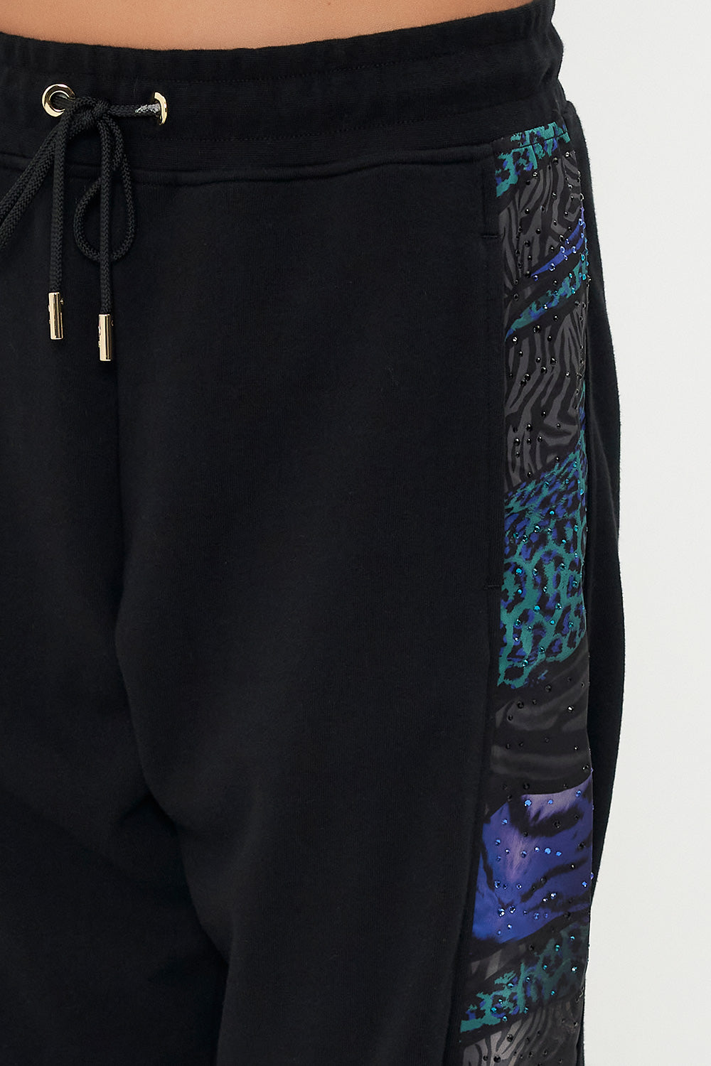 SWEAT PANTS WITH CONTRAST STRIPE SHES GOT GRACE