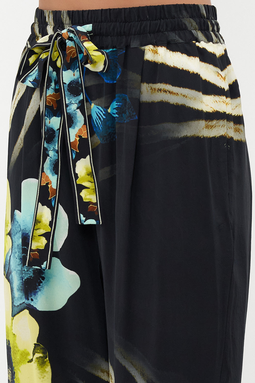 DROP CROTCH SLIM LEG PANT POPPY DIVINE