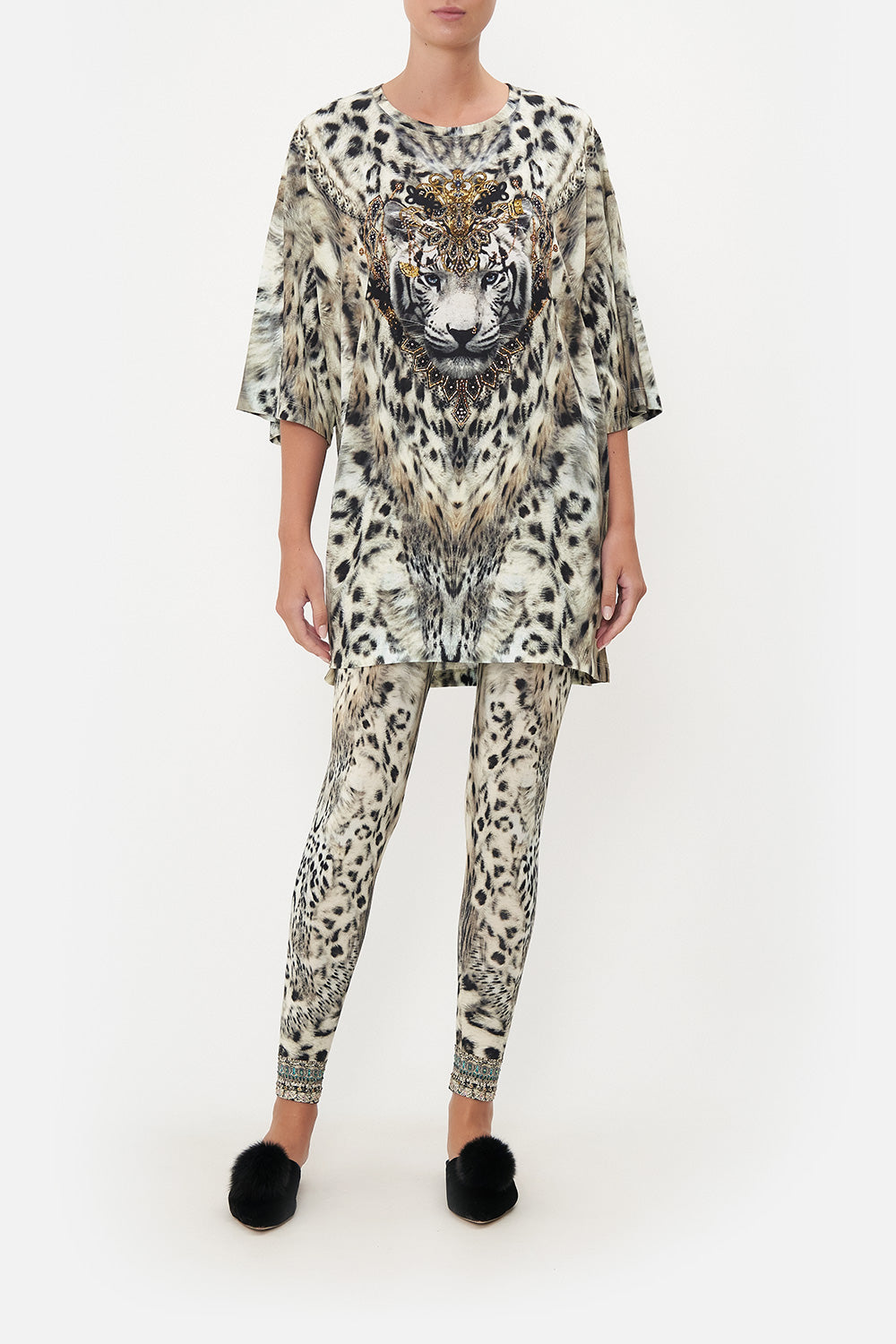 SUPER OVERSIZED TEE SNOW WHISPERS LOUNGE