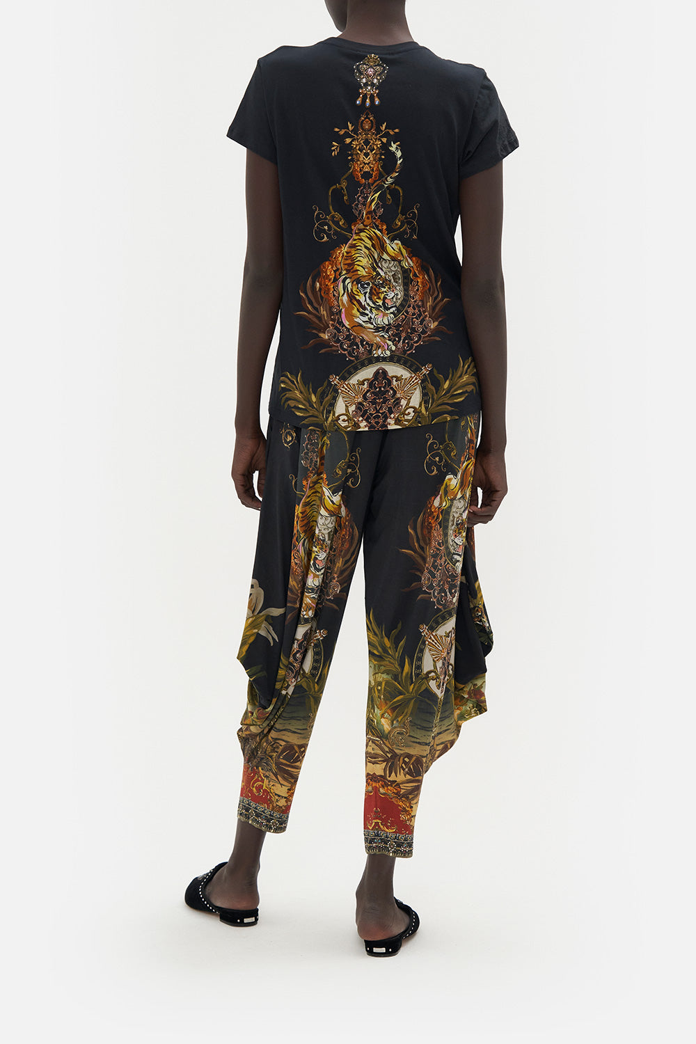 SLIM FIT ROUND NECK T-SHIRT THE QUEENS KING