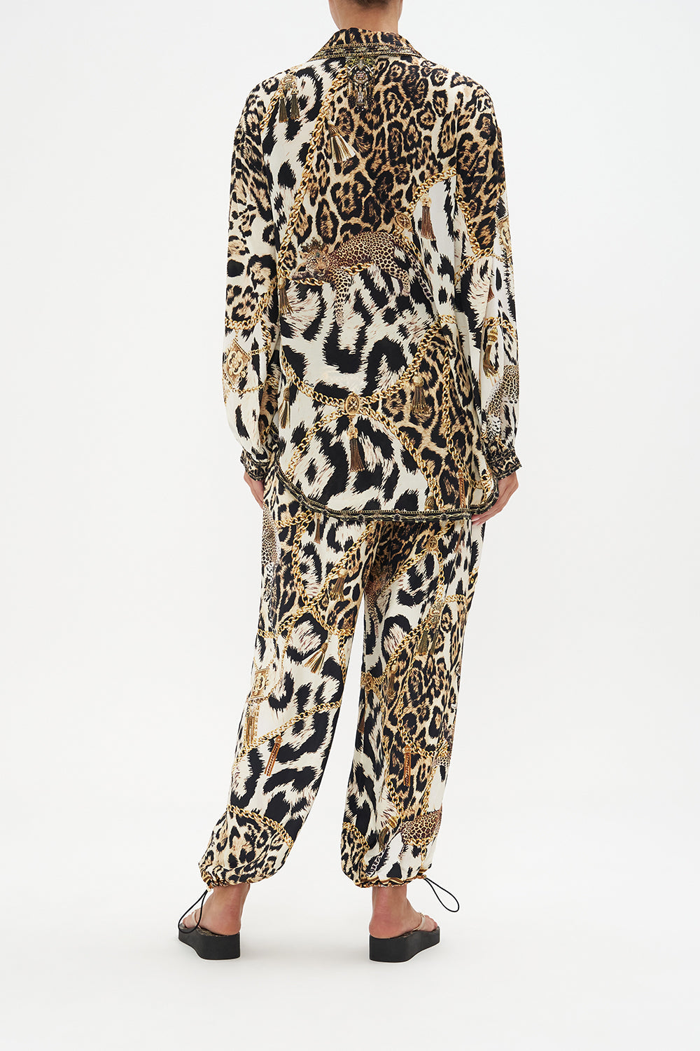 V-NECK BLOUSE WITH COLLAR ROLE CALL