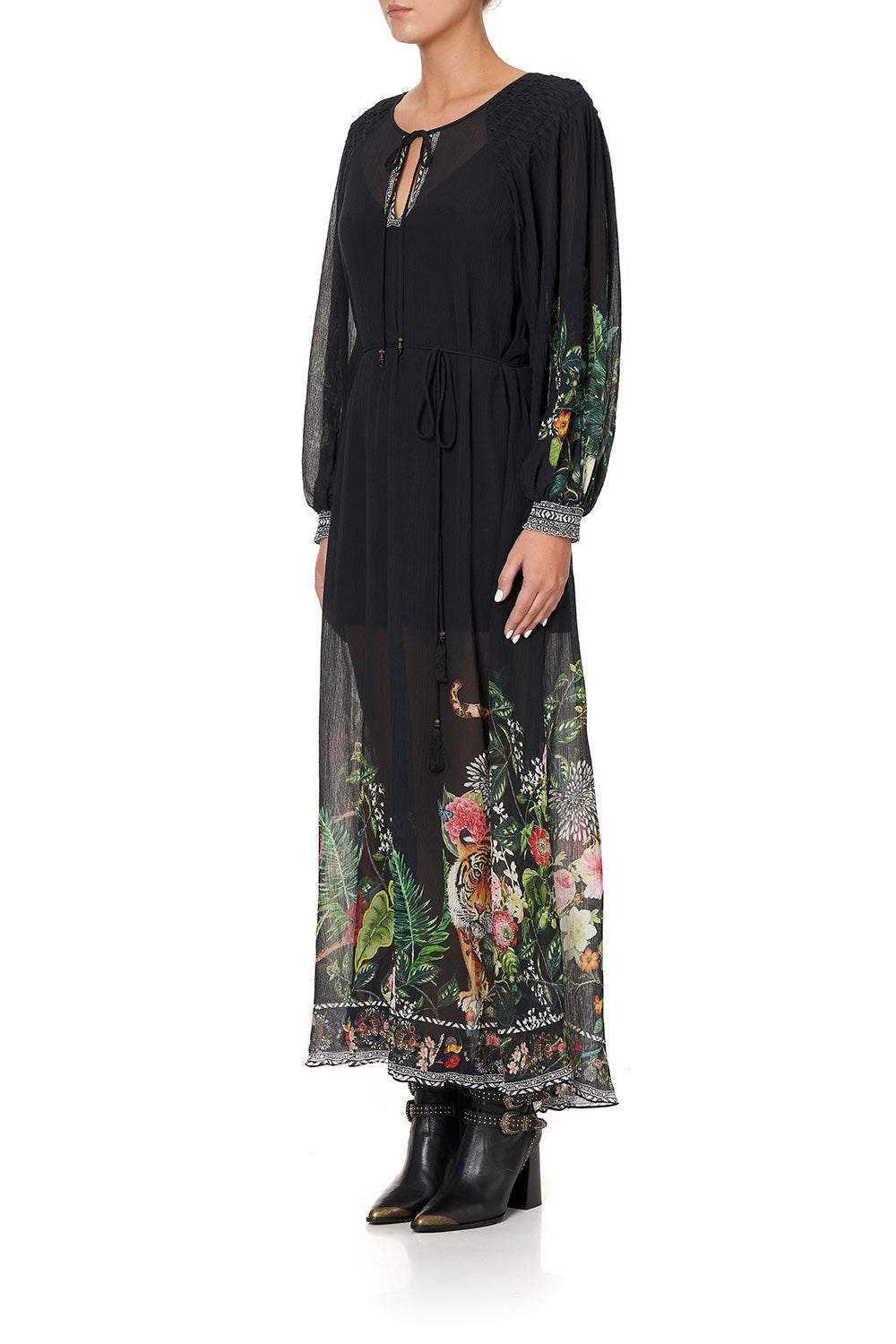 DRESS WITH SMOCKED SLEEVE RAISED WITH WOLVES