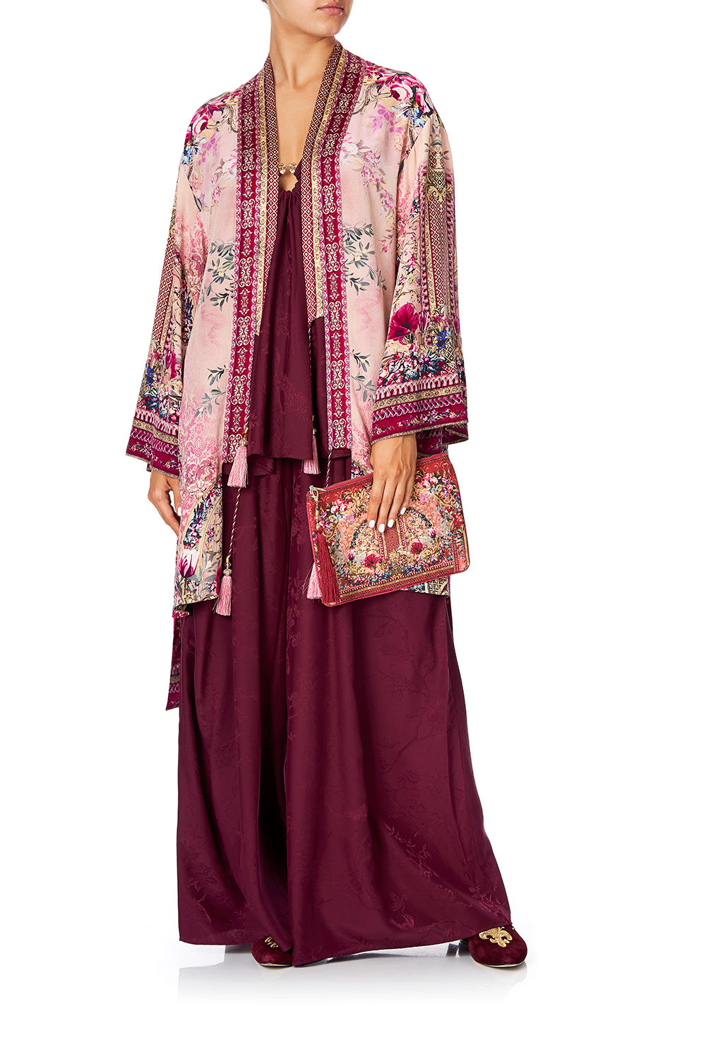 LAYERING WITH NECK BANDS LA BELLE