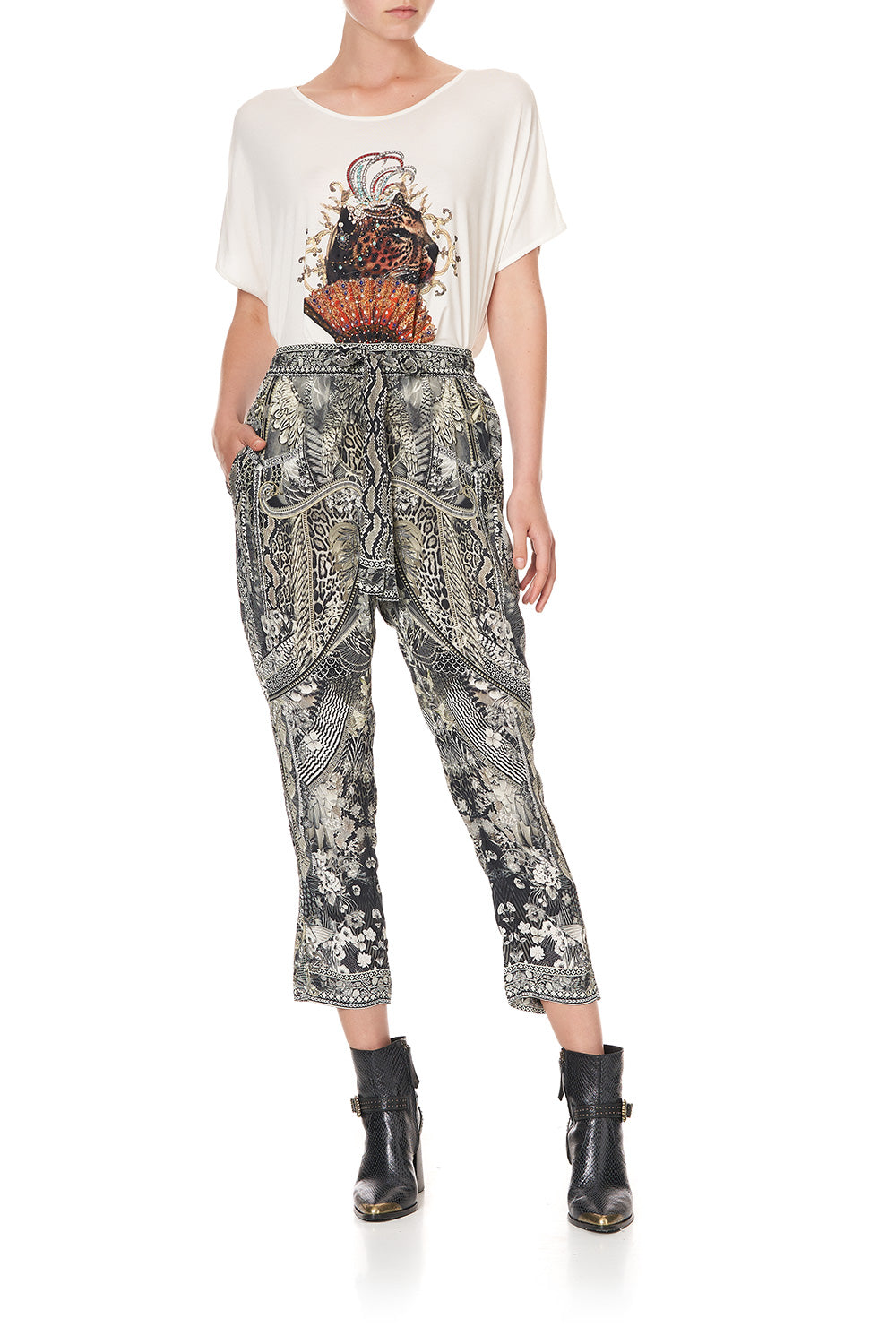 LOOSE FIT BOXY TEE ONE TRIBE