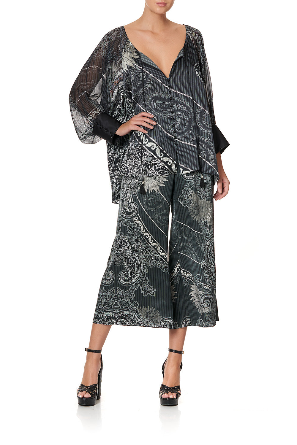 RAGLAN SLEEVE BUTTON UP TOP TALE OF THE FIRE BIRD