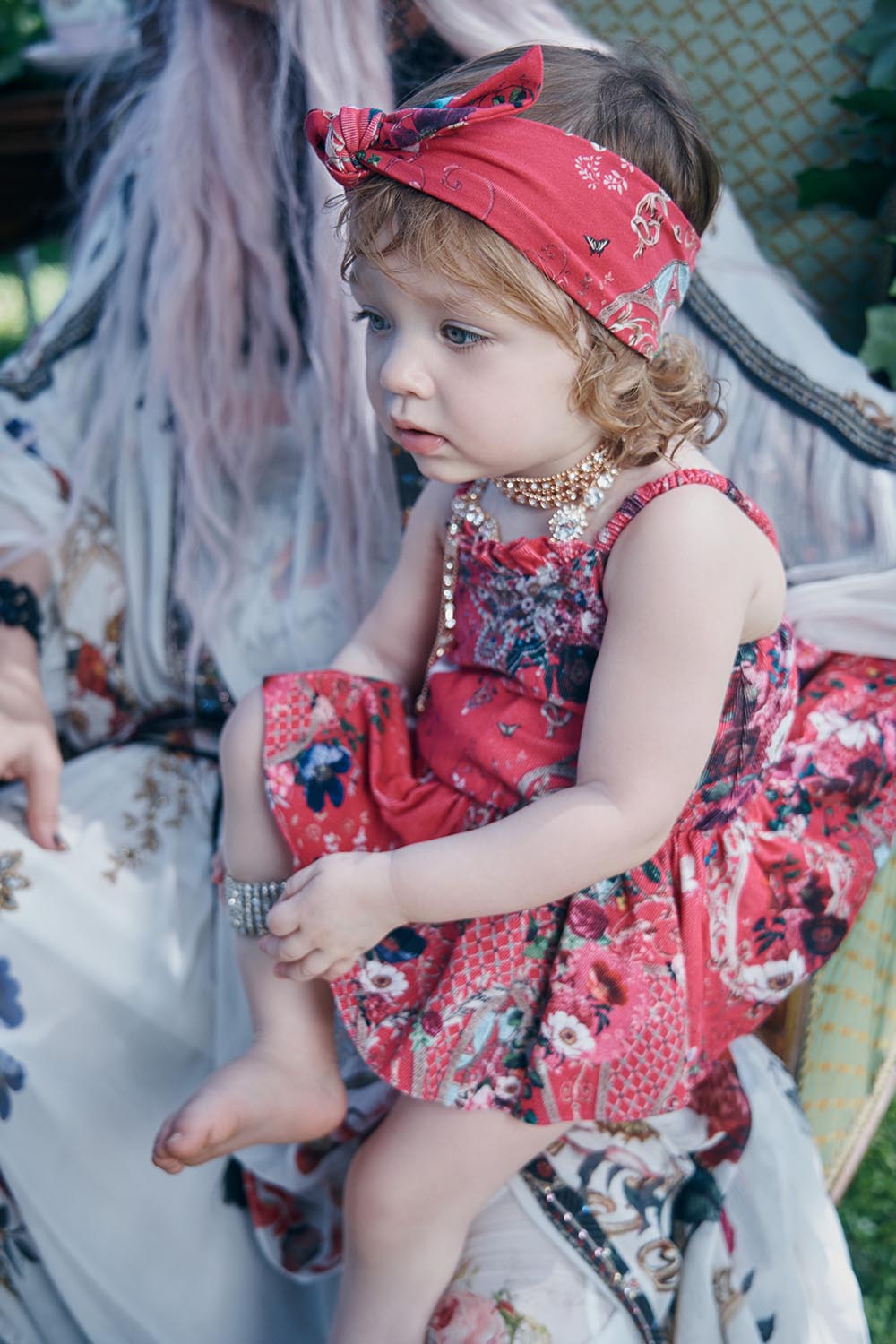 BABIES HEADBAND AND BIB SET BEAUTIFUL BEINGS